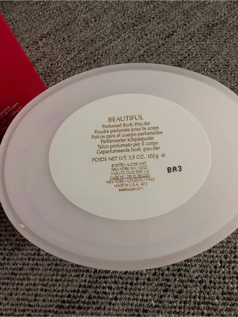 Estée Lauder Beautiful Perfumed Body Powder with Notes of Rose, Lily, Tuberose